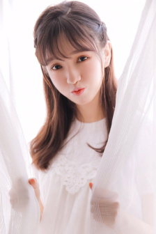 枕边有张脸